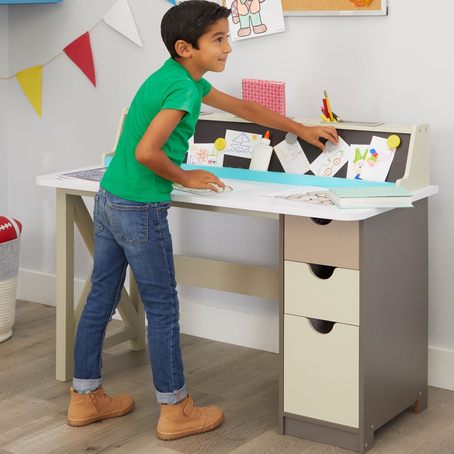 Little Tikes 2-in-1 Chalkboard Desk Hot Style