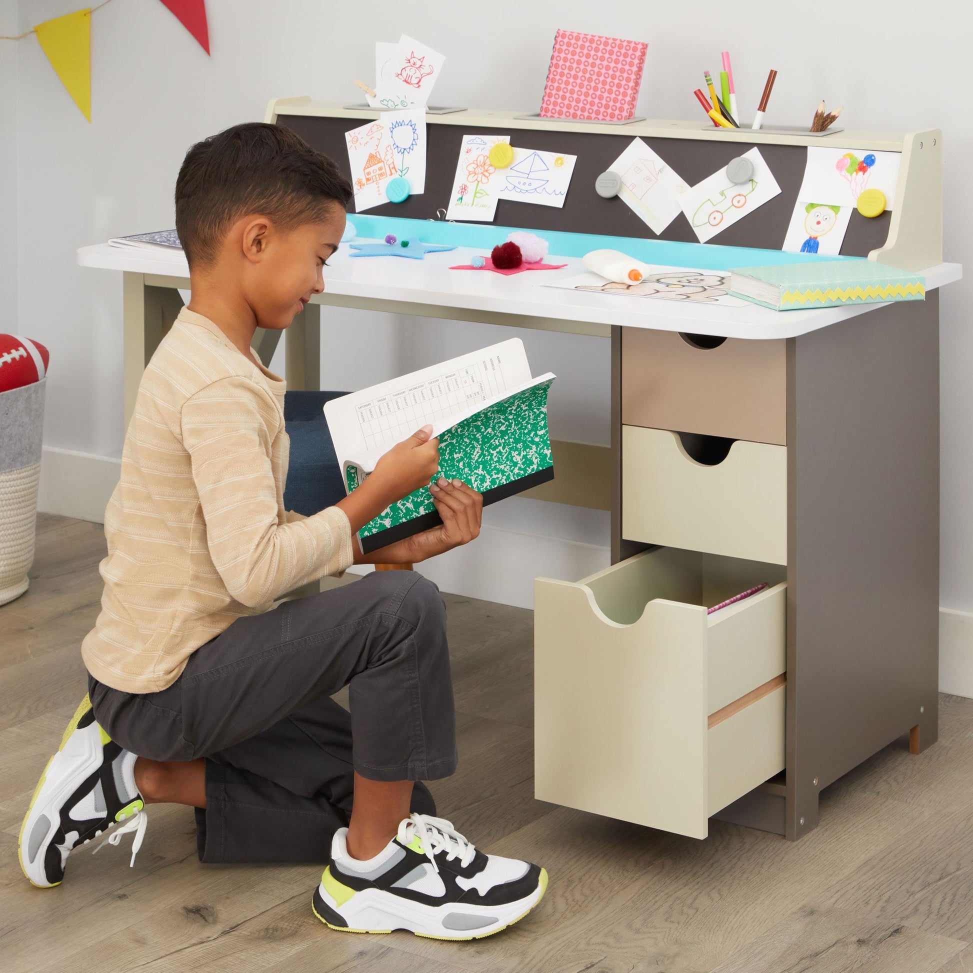 Little Tikes 2-in-1 Chalkboard Desk Hot Style