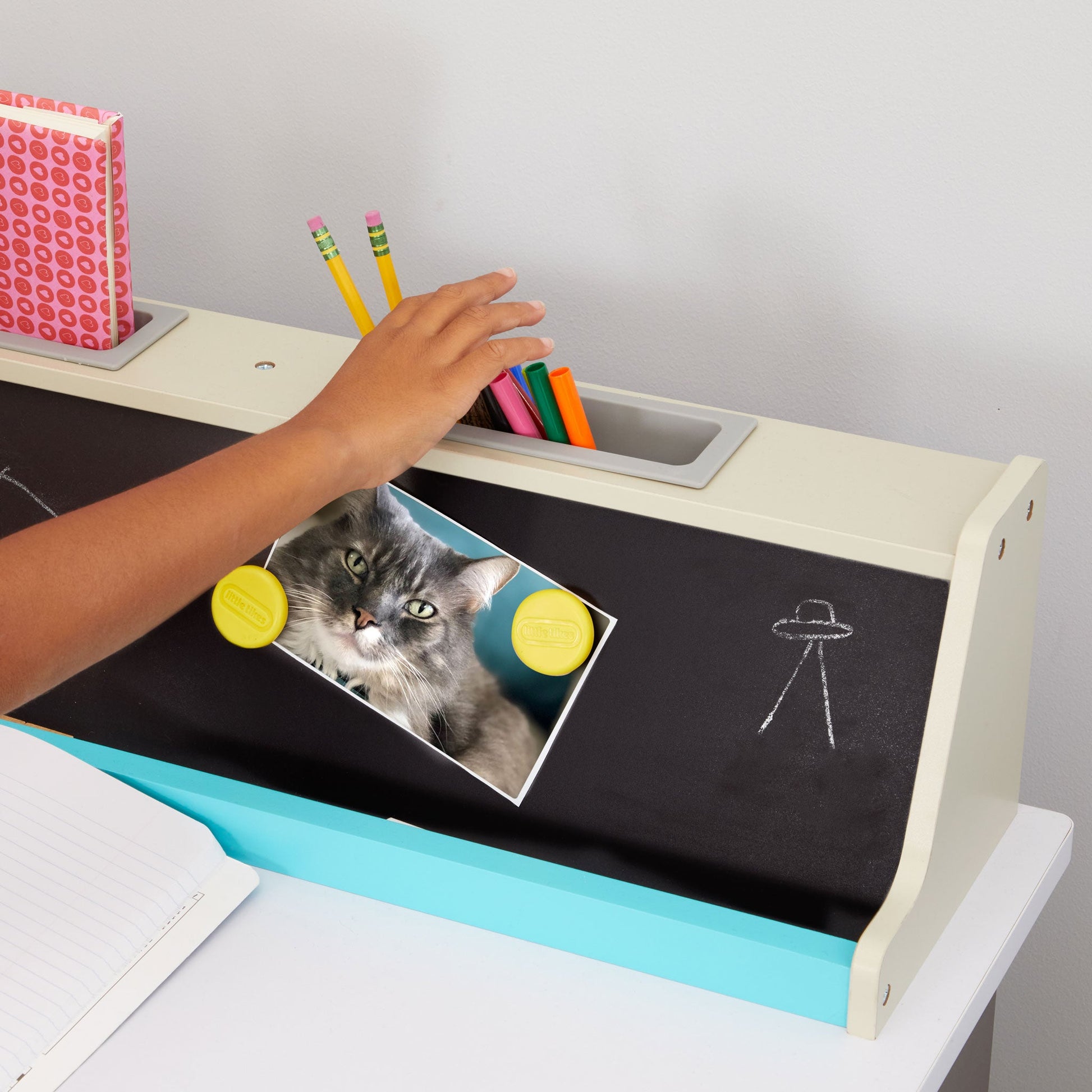 Little Tikes 2-in-1 Chalkboard Desk Hot Style