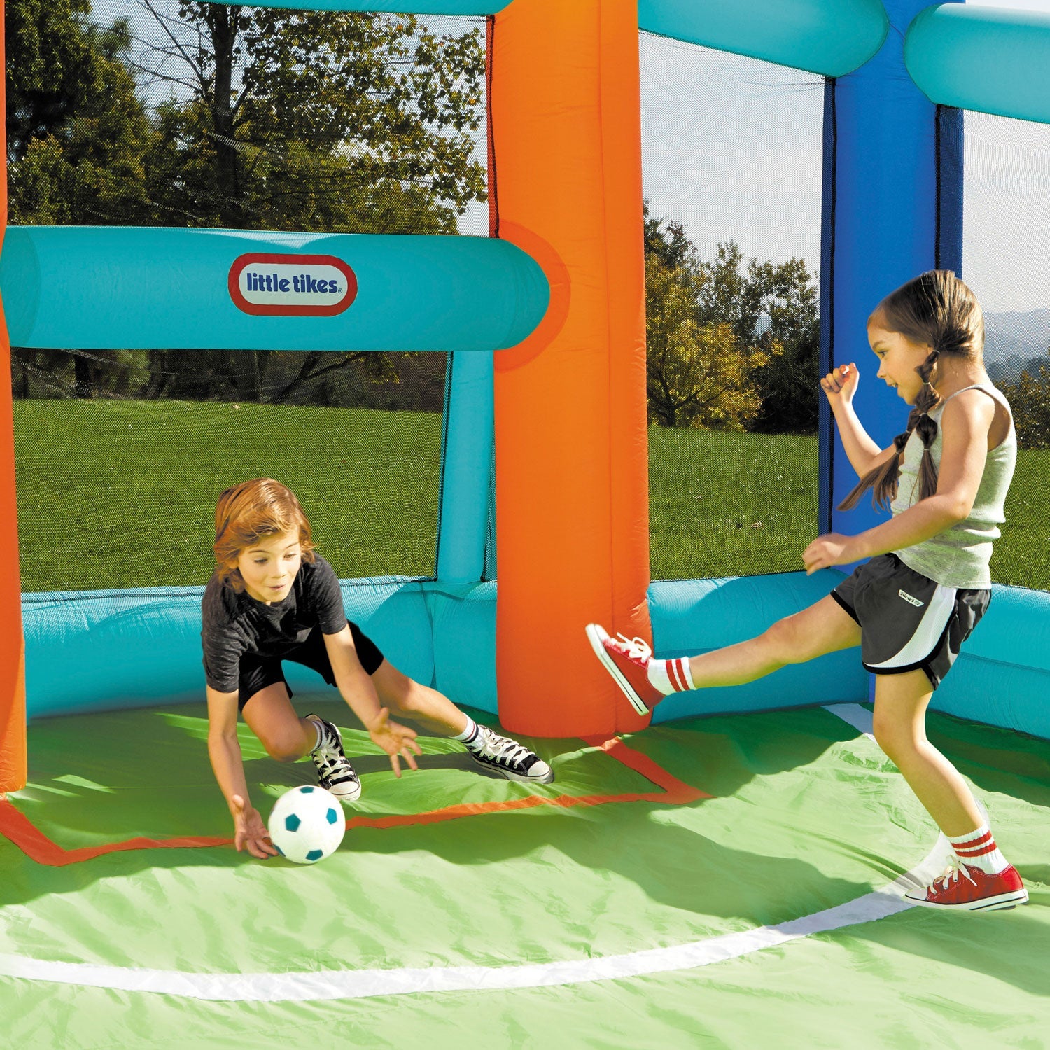 Little Tikes Huge Backyard Soccer & Basketball Court Discount