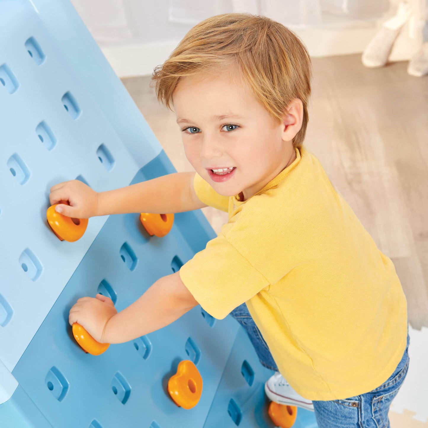 Little Tikes Campin' & Climb Wall Discount