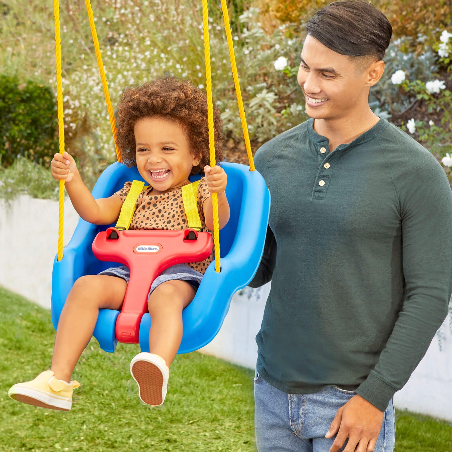 Little Tikes Snug 'n Secure Swing Outlet