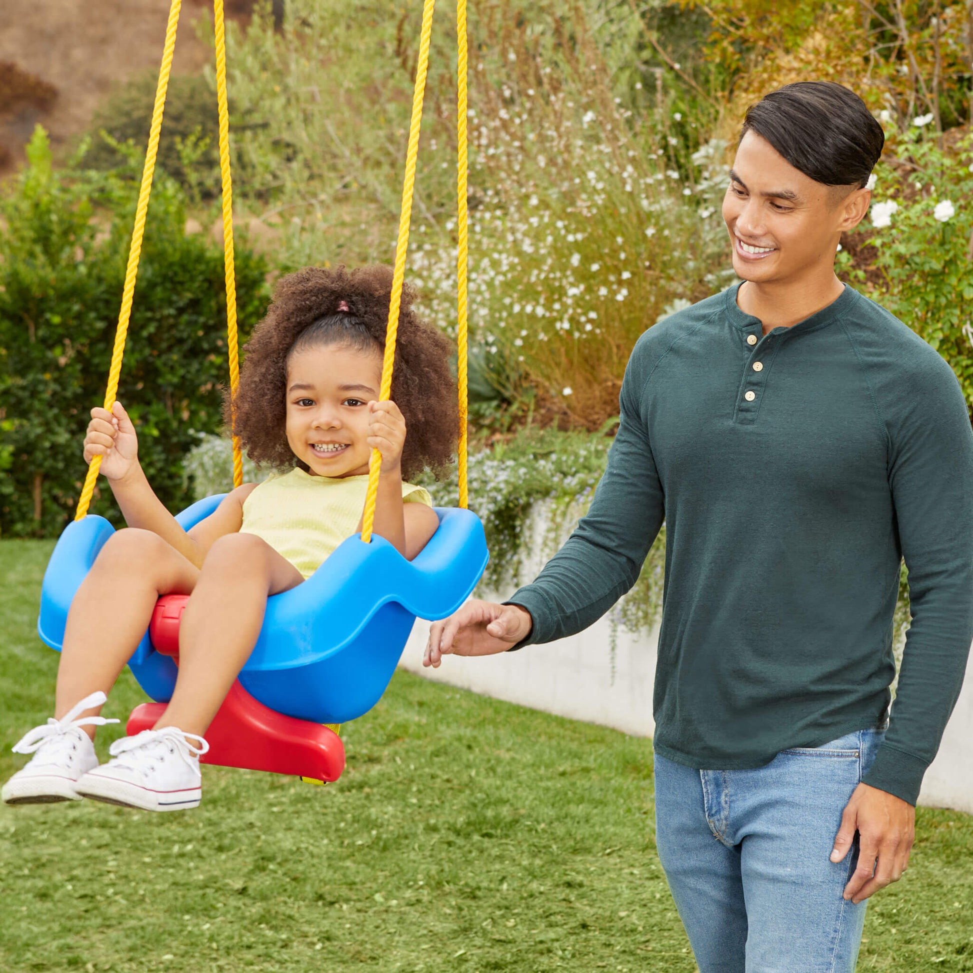 Little Tikes Snug 'n Secure Swing Outlet