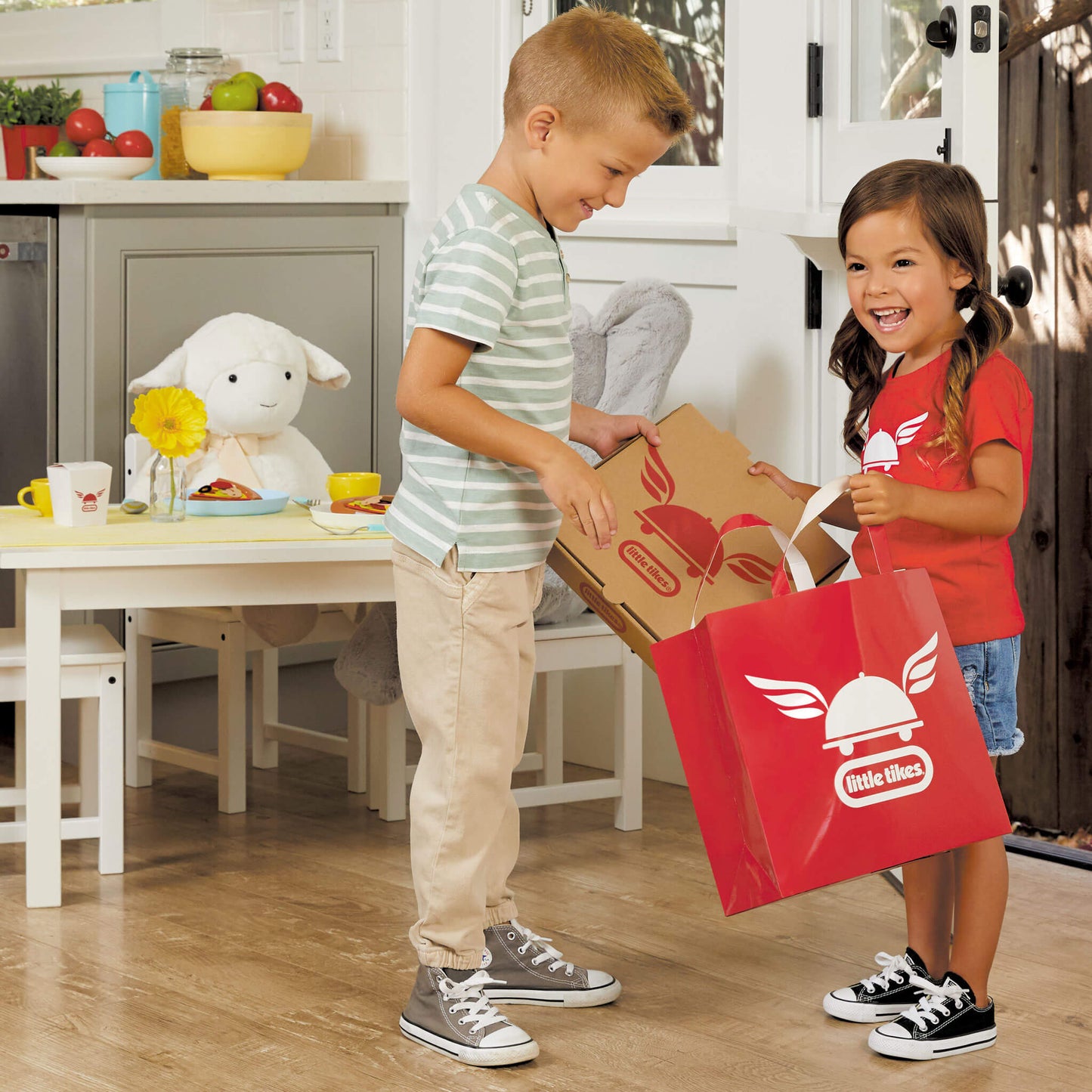 First Food Delivery Set - Pretend Play Kitchen Toy | Little Tikes Hot Style